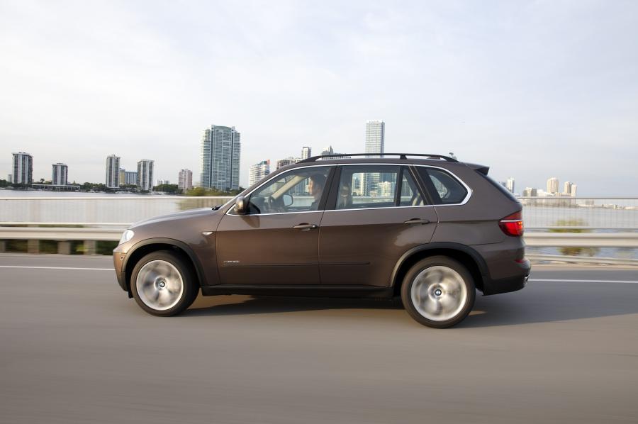  BMW X5 xDrive 5.0i 2010 года  (фото 55 из 142)